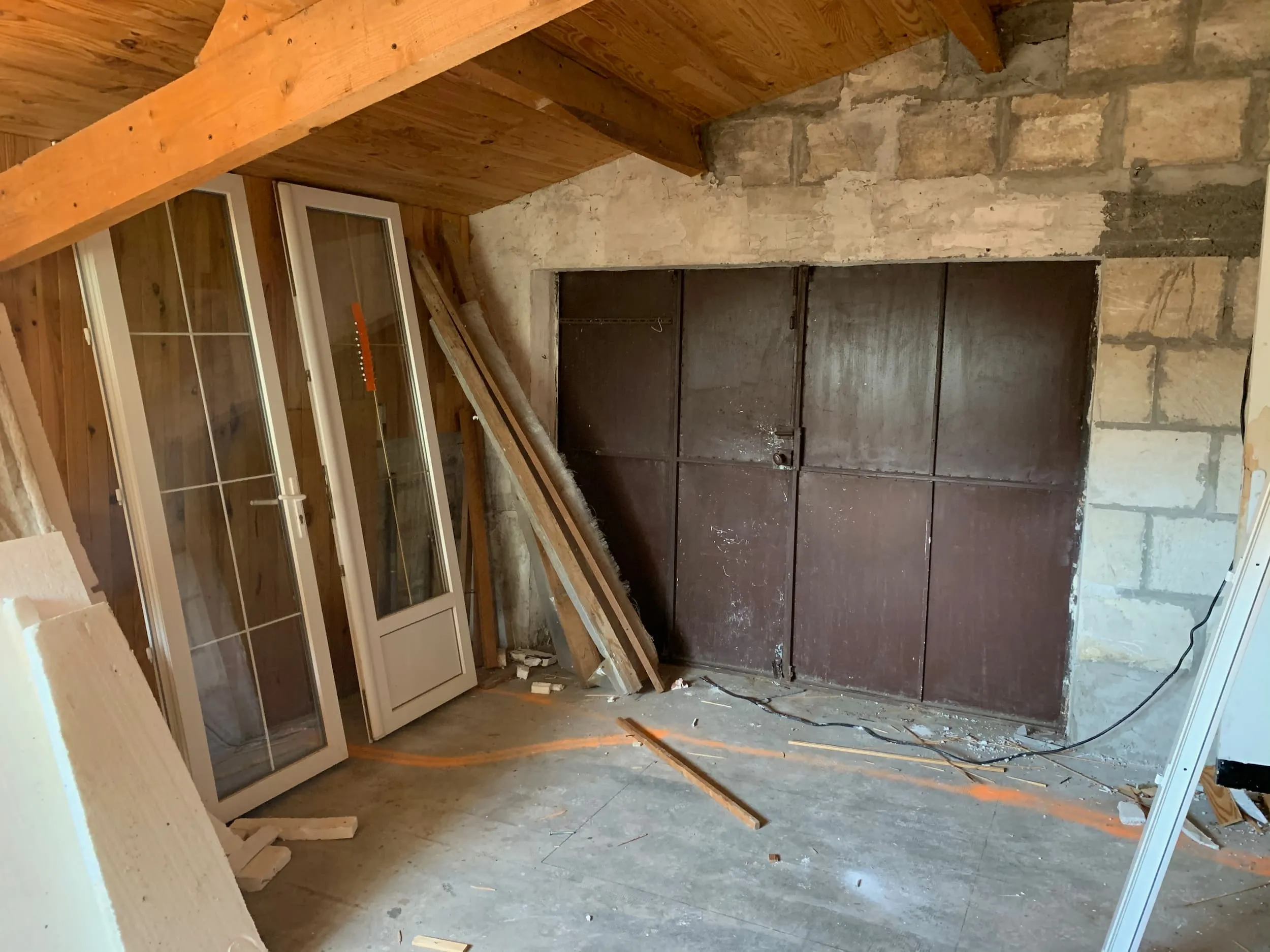 Début des travaux dans la chambre rouge