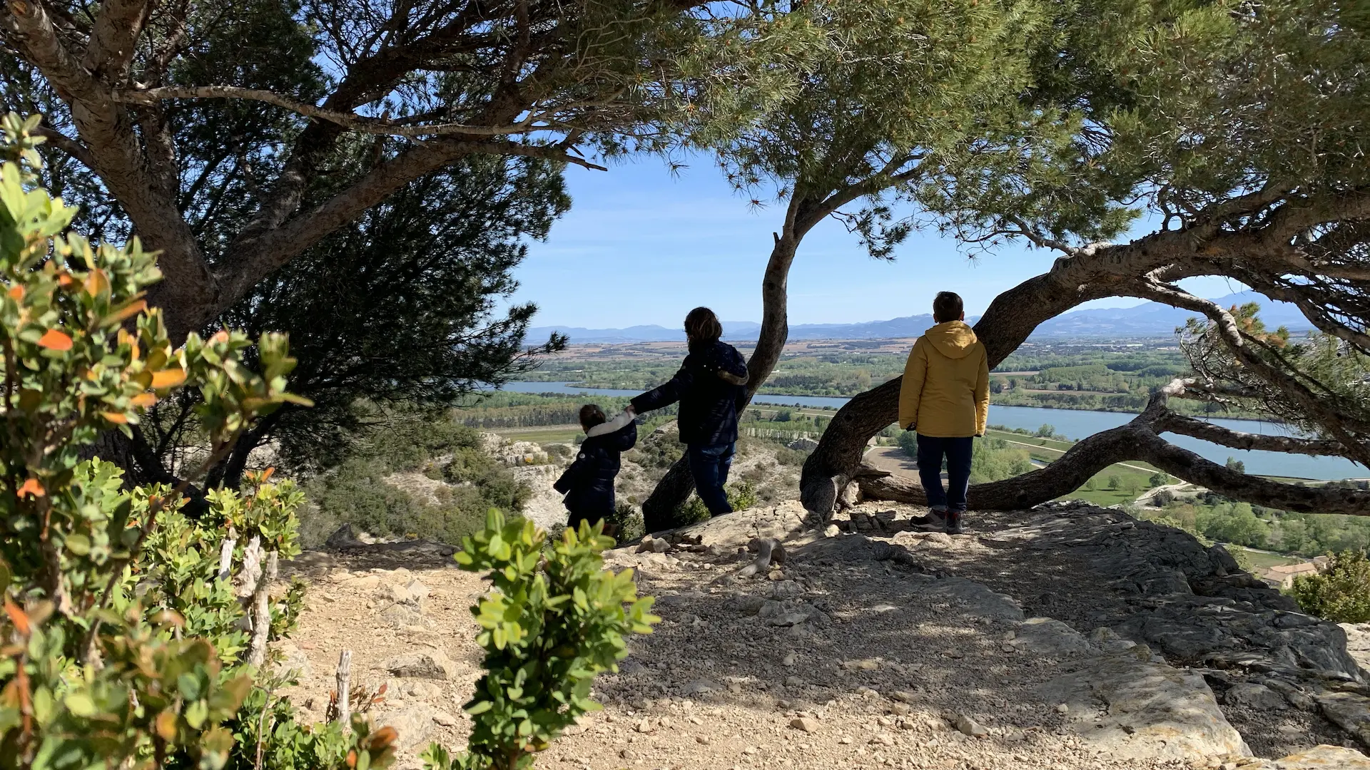 Le Pont du Gard au dessus du Gardon.